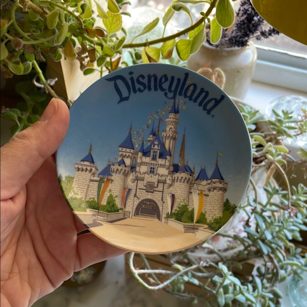 Disneyland - Disney Sleeping Beauty's Castle ceramic trinket dish